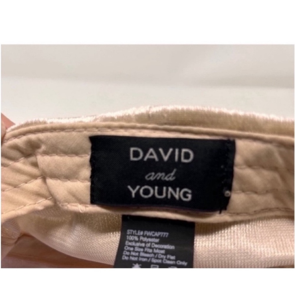 David and Young Velvet Baseball Cap
Rose gold
New - Picture 4 of 5